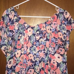 LC Lauren Conrad Short Sleeve Flowy Top